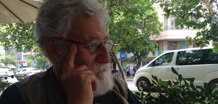A los 77 años muere José Santos Guerra, reconocido pintor de distintos bares de Santiago